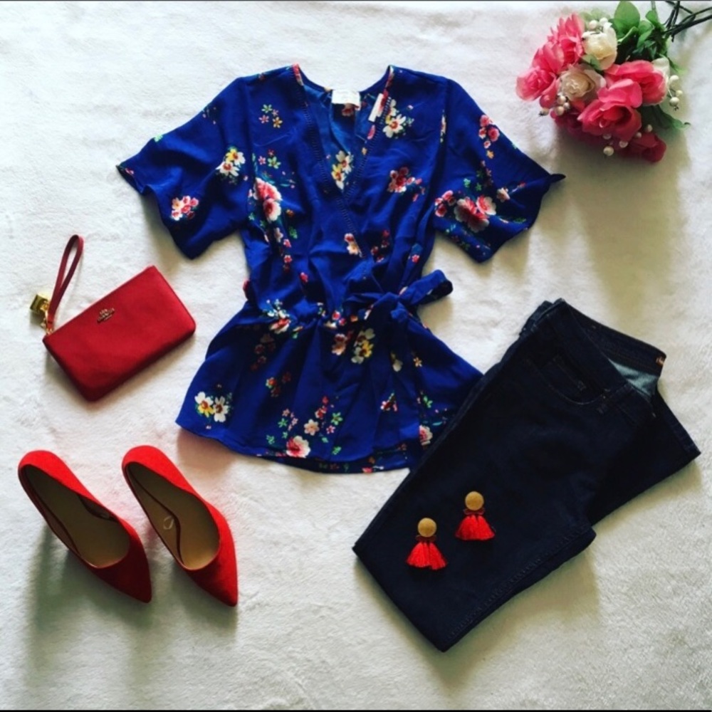 🌺Gorgeous Floral Peplum Blouse🌺